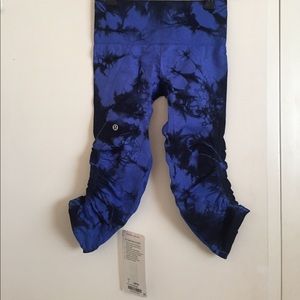 Lululemon in the flow crop II blue tie dye