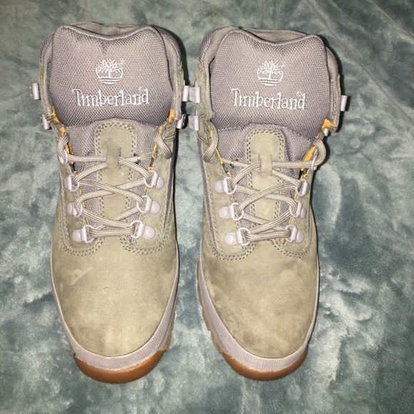 Men\'s Grey Timberland boots. Size 8 main image 2