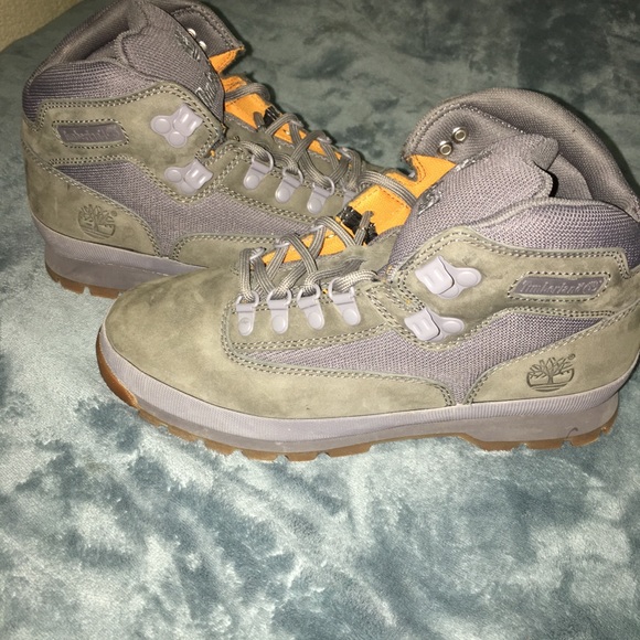 Men\'s Grey Timberland boots. Size 8