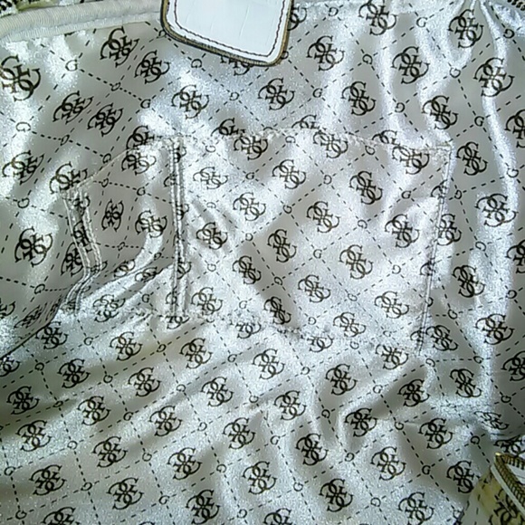 Guess Bag - Picture 3 of 8