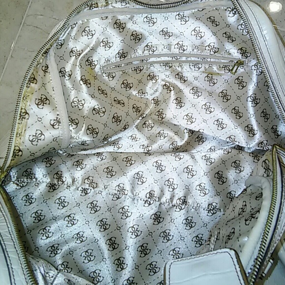 Guess Bag - Picture 7 of 8