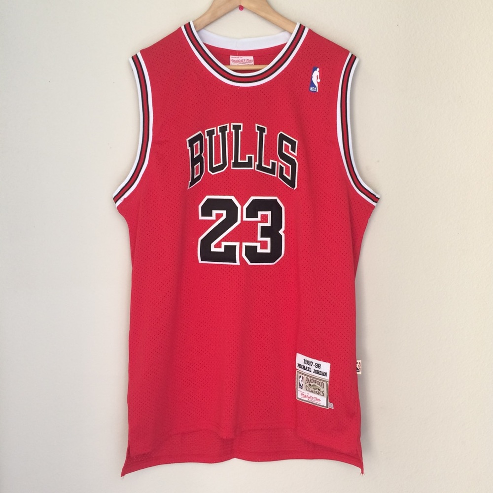 Mitchell & Ness 97-98  Michael Jordan road jersey