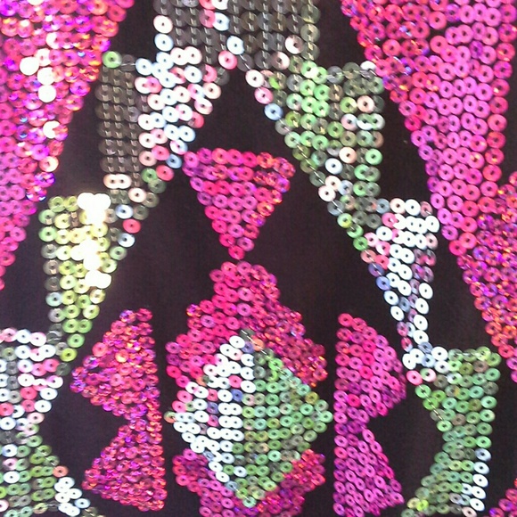 Top - Picture 2 of 3