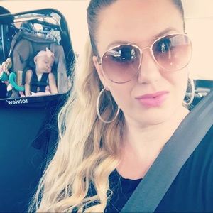 Meet your Posher, Courtney