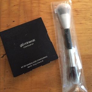 GloMinerals contour kit and brush