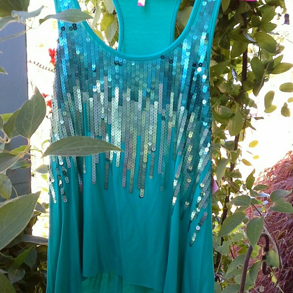 Top - Picture 2 of 3