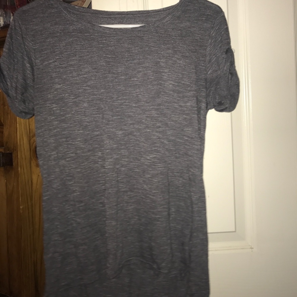 Cute and comfy grey t shirt