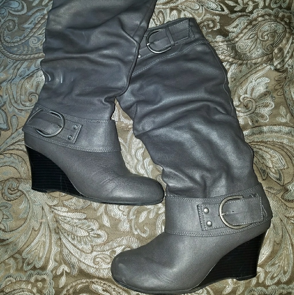 Grey boots