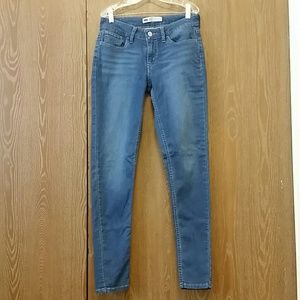 Light wash levi jeans size 27