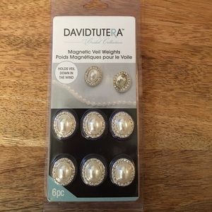 Magnetic veil weights