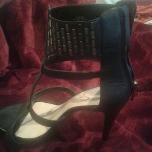 Gently used shoes worn once