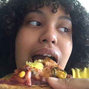 Meet your Posher, Kharlyssia