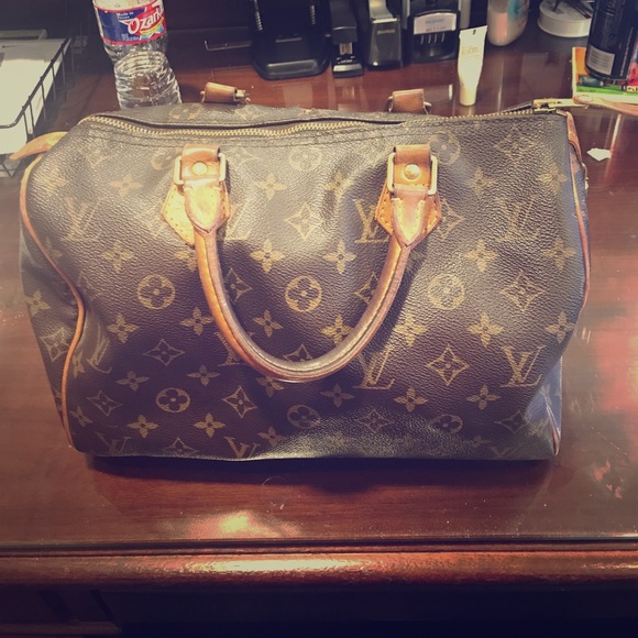 Authentic Louis Vuitton Speedy 30 Monogram purse