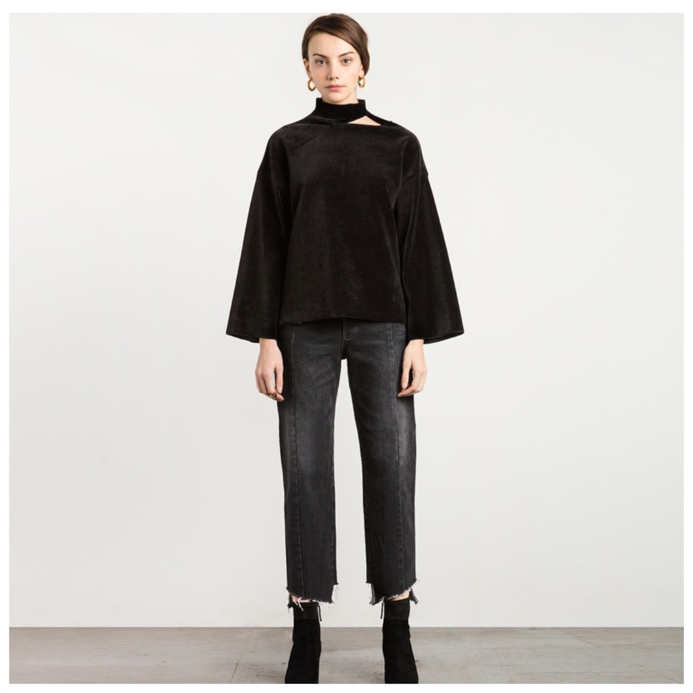 ‼️LAST CALL PRICE FIRM Textured Open Neck Top - Picture 3 of 5