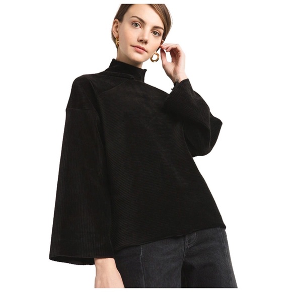 ‼️LAST CALL PRICE FIRM Textured Open Neck Top - Picture 2 of 5