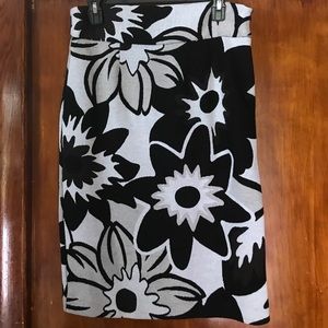 Printed black and gray skirt