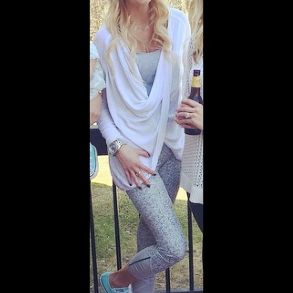 Lululemon - Picture 2 of 2