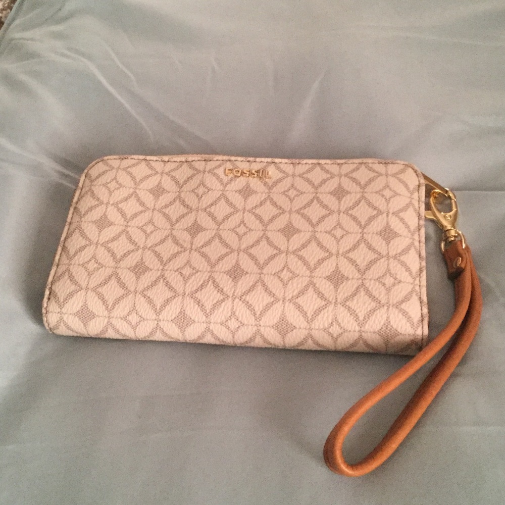 Fossil wristlet