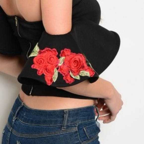 Stunning ruffles sleeve top - Picture 3 of 3