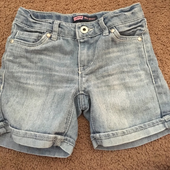 Levi's denim shorts - Picture 2 of 3