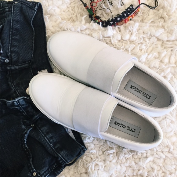 Steve Madden Shoes - Steve Madden Success-white