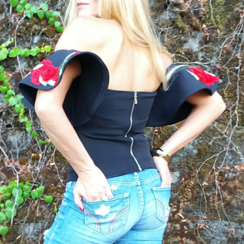 Romantic ruffled sleeve top! - Picture 4 of 4