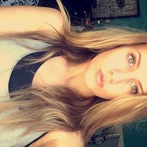 Meet your Posher, Abigail