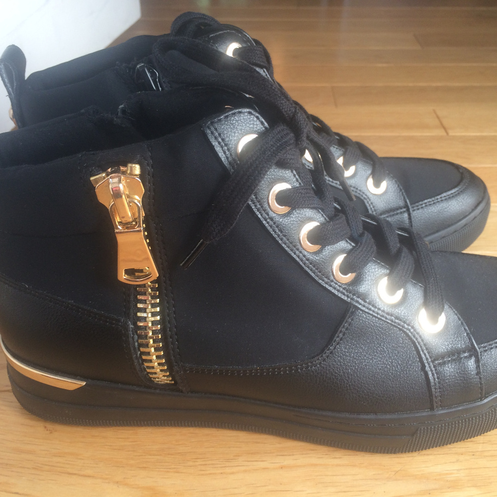 Brand new Aldo Sneakers size 9