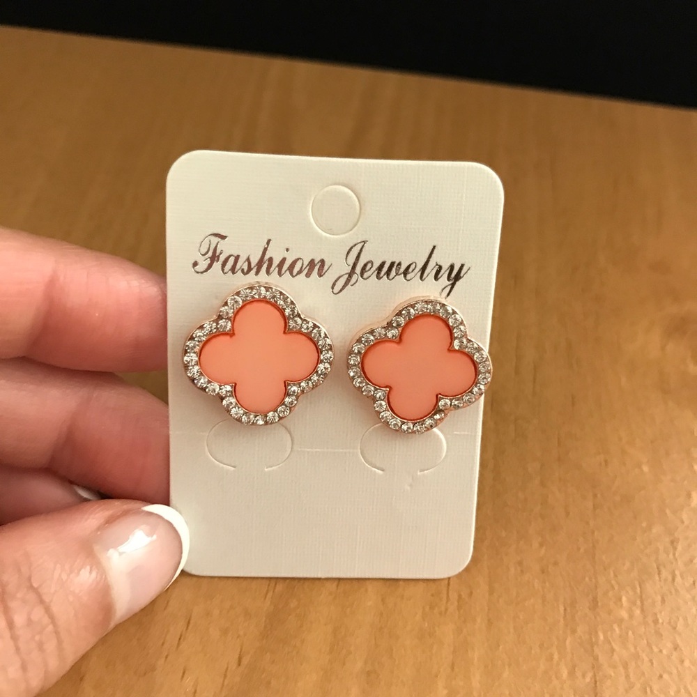Baby pink clover earrings