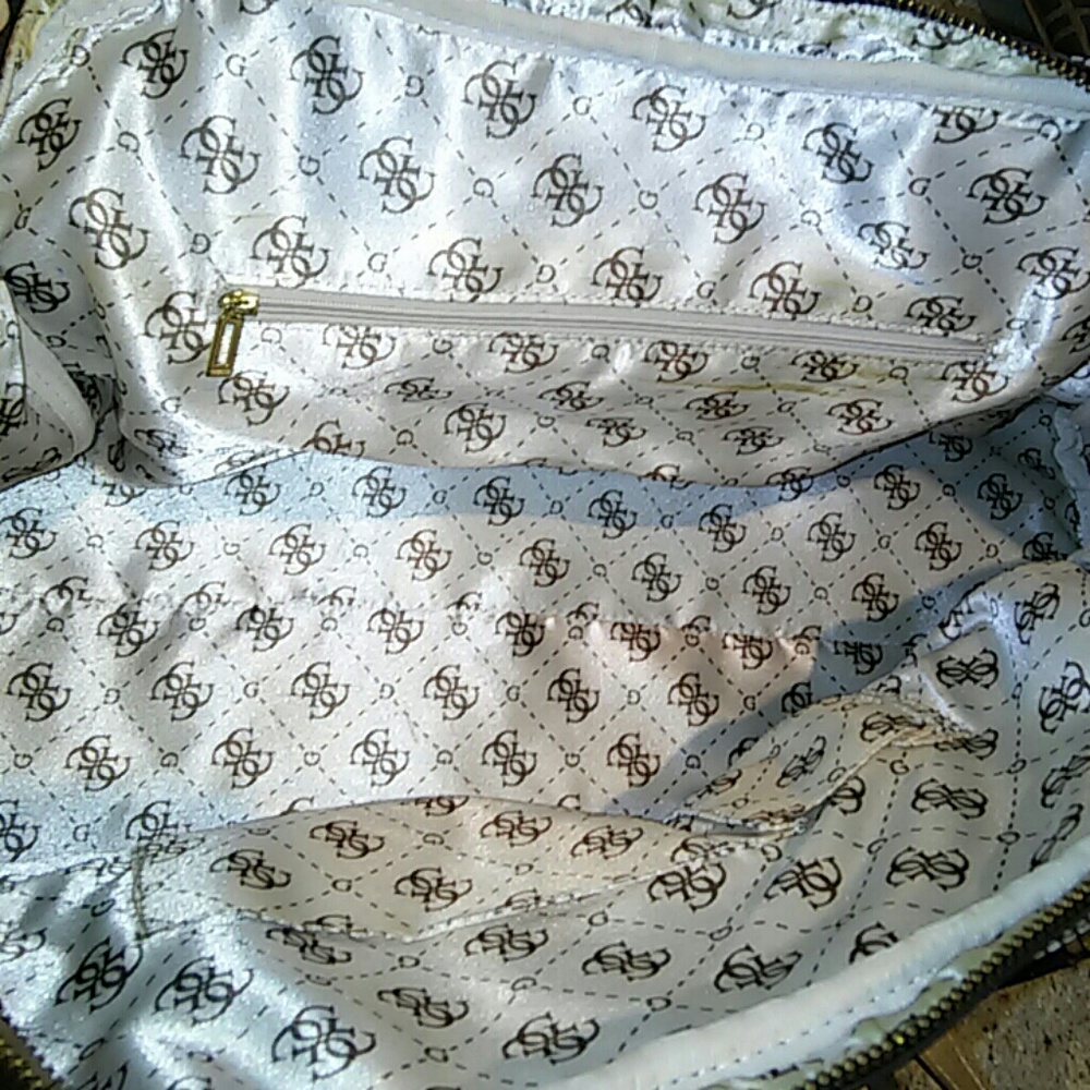 Guess Bag - Picture 3 of 8
