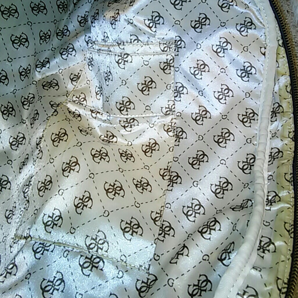 Guess Bag - Picture 5 of 8