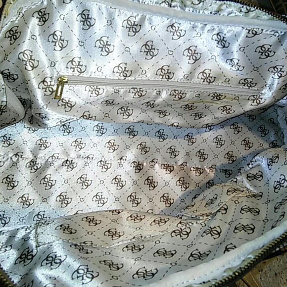 Guess Bag - Picture 3 of 8