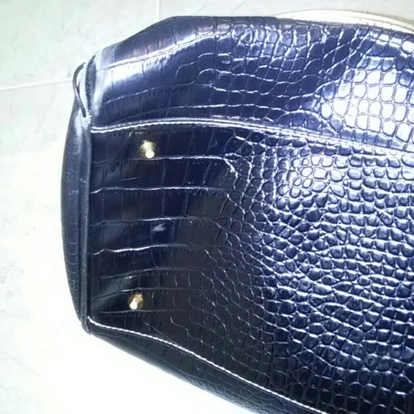 Guess Bag - Picture 7 of 8