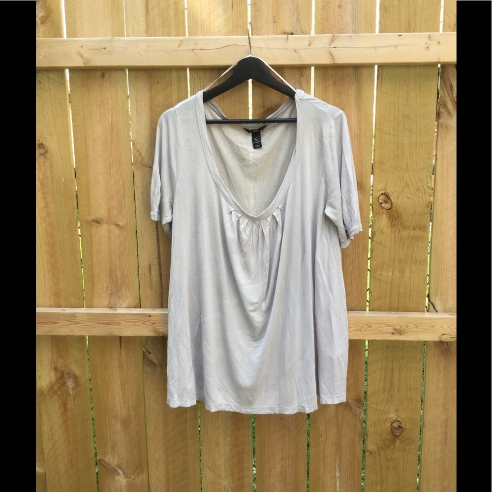 H&M gray short sleeve top with waist belt hoops