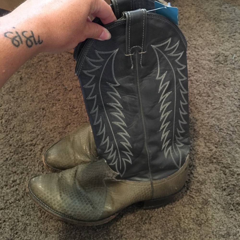 410 Justin's boots