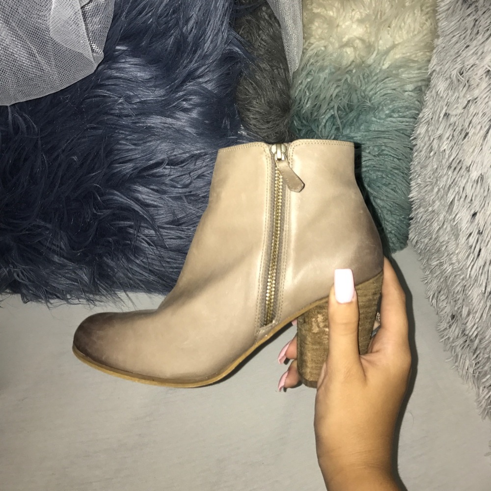 Heeled Booties Light Brown Ombré Color