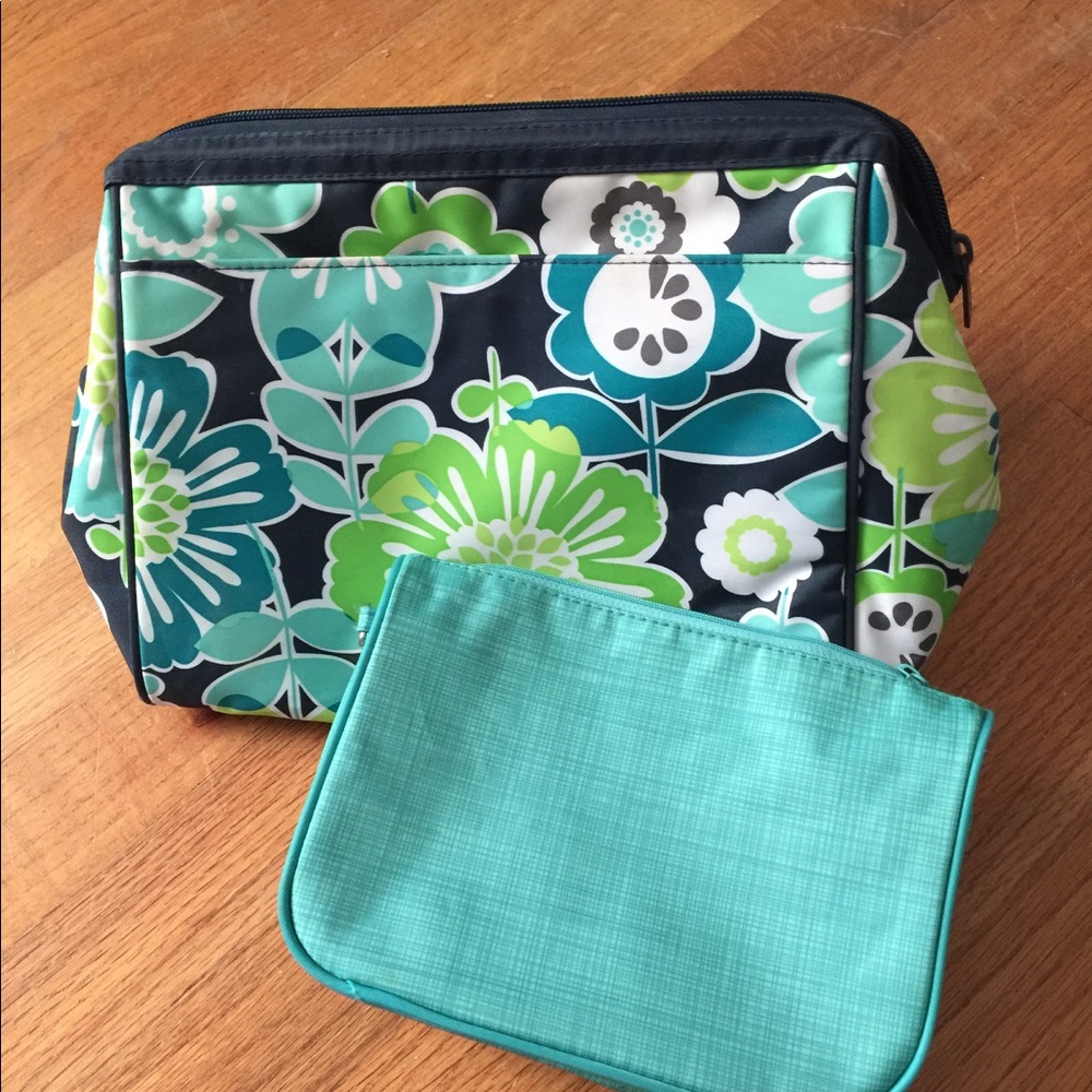 Thirty One makeup bag set