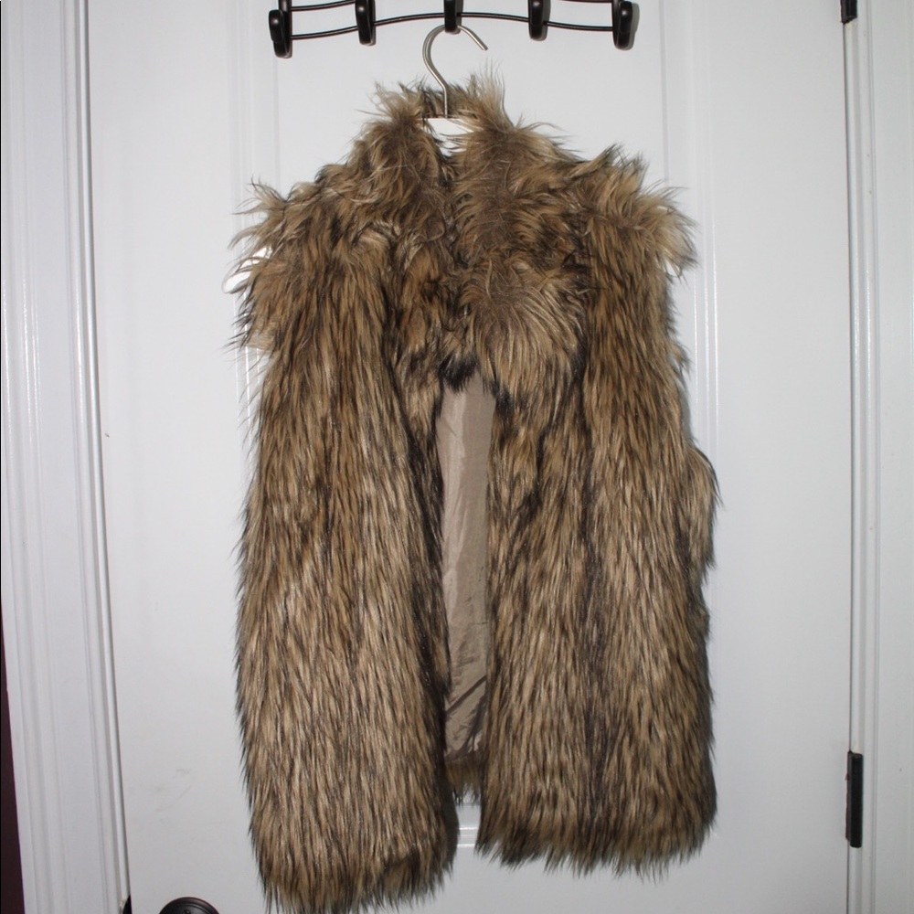 Faux Fur Vest!!