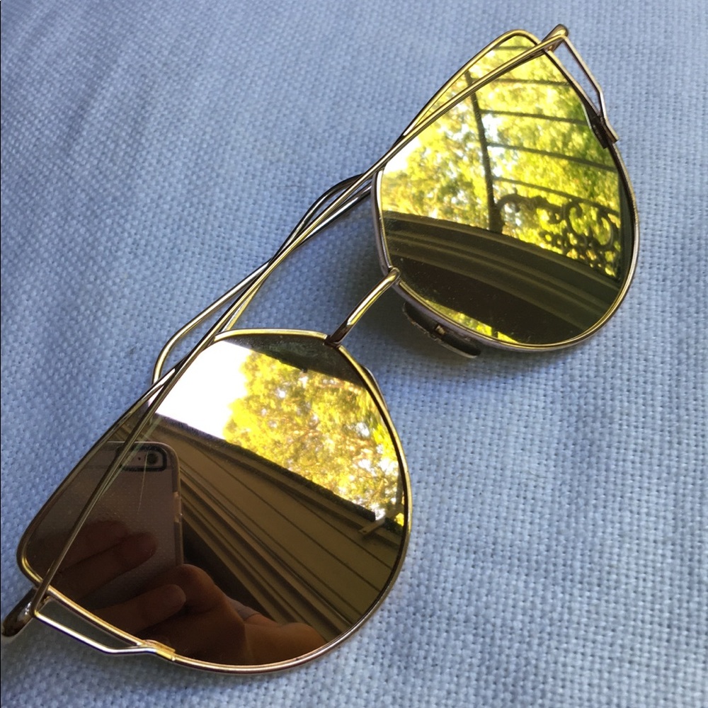 ROSE GOLD CHIC SUNGLASSES