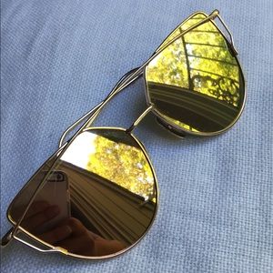 ROSE GOLD CHIC SUNGLASSES