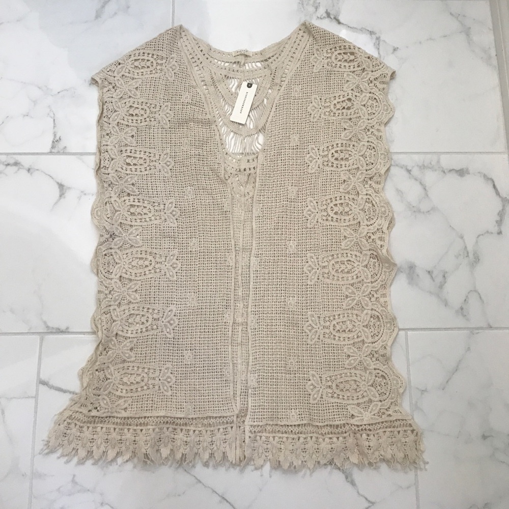 Evelyn K New York crochet vest ( NWT )