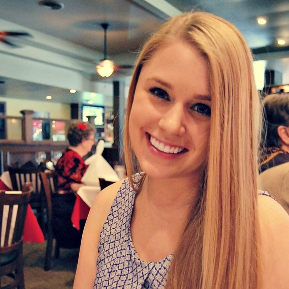 Meet your Posher, Emily - Picture 1 of 1