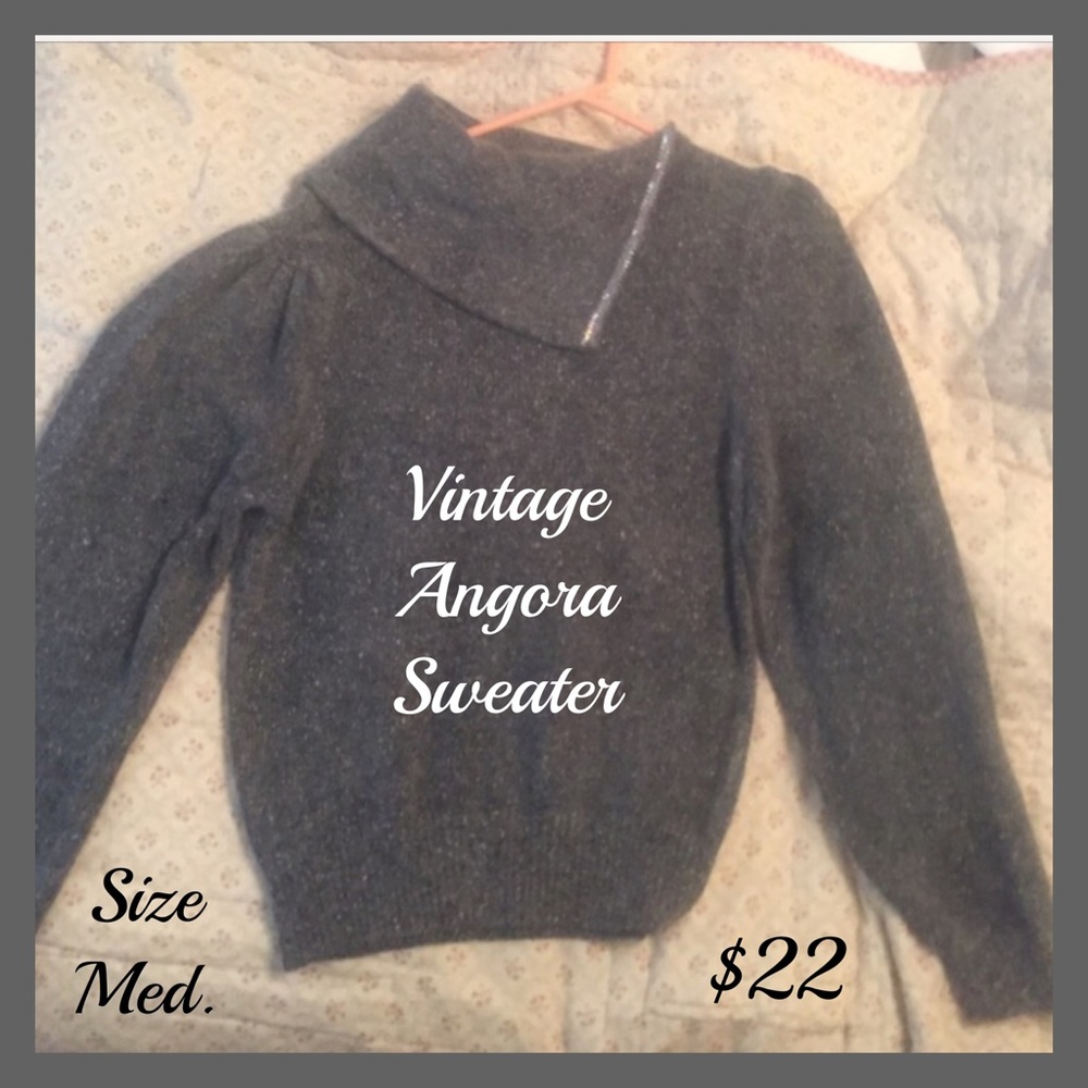 😘😘SOLD😘😘Vintage Grey Angora Sweater