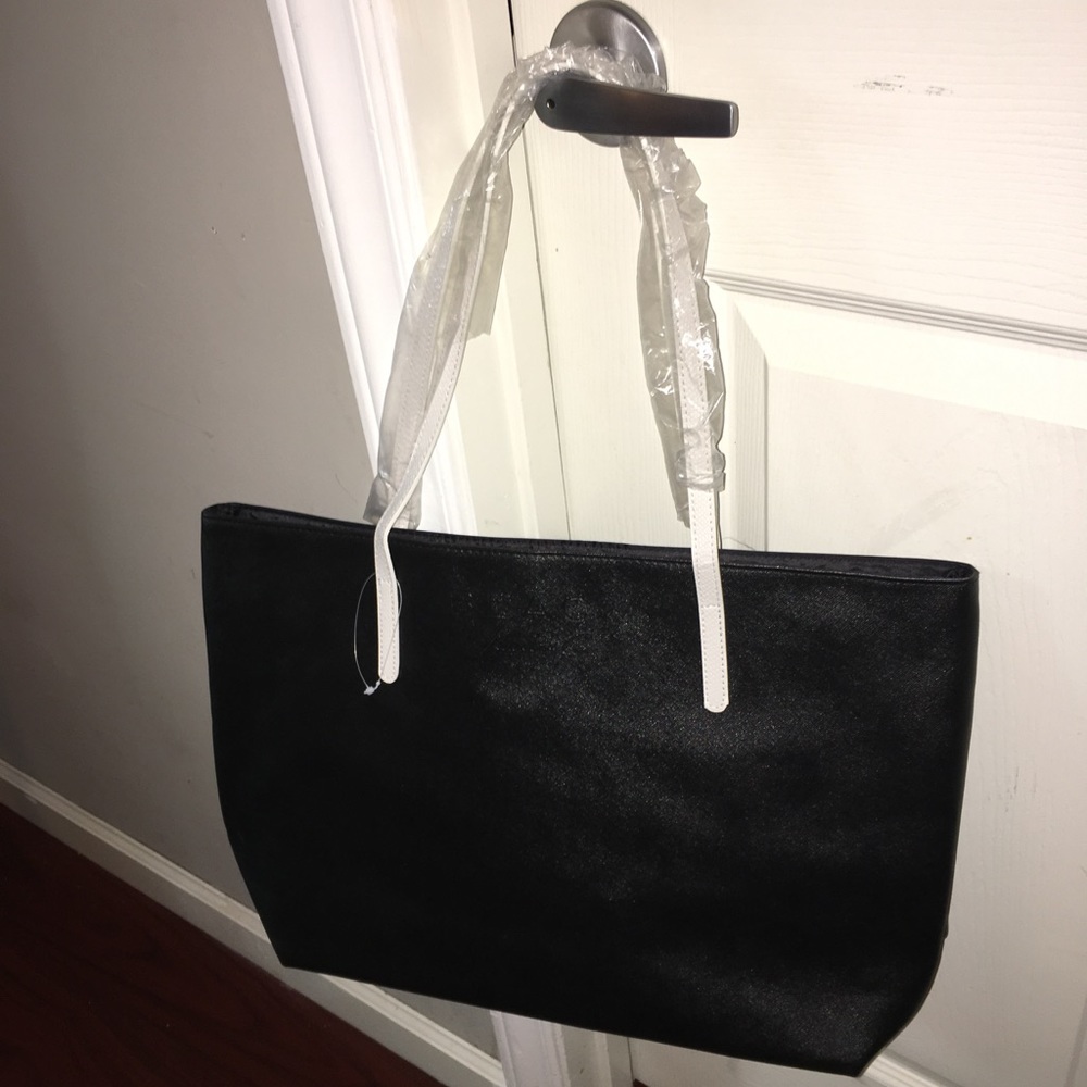 BLACK KENNTH COLE TOTE 💼