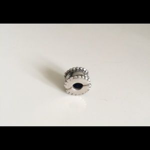Pandora Beveled Clip