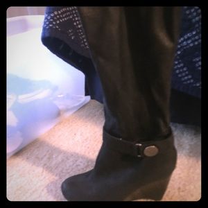 BCBG black leather wedge boots