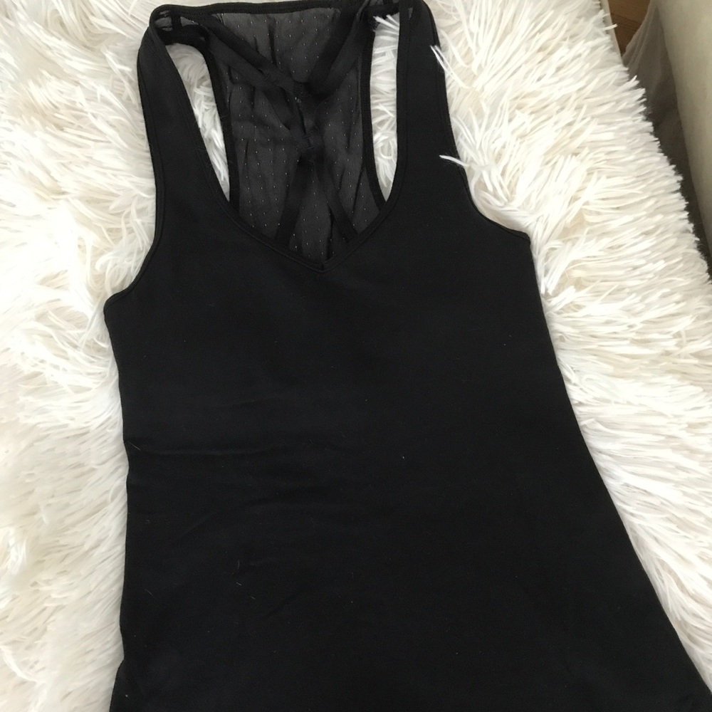 Lululemon sports top w/mesh back , Sz 4