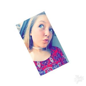 Meet your Posher, Emily