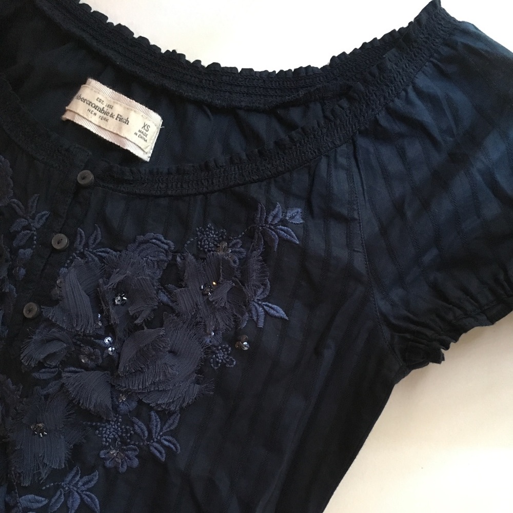 Sale✅ Abercrombie & Fitch off the shoulder sequin