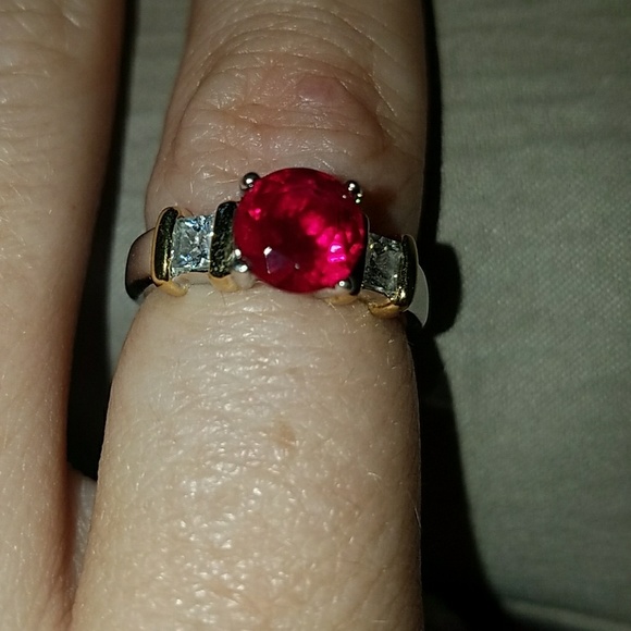 Red ruby ring - Picture 2 of 2